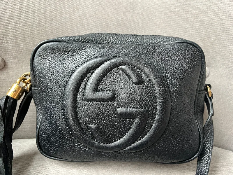 Gucci Marmont bags for women with a contrast - colored interiorGucci Black Soho Disco