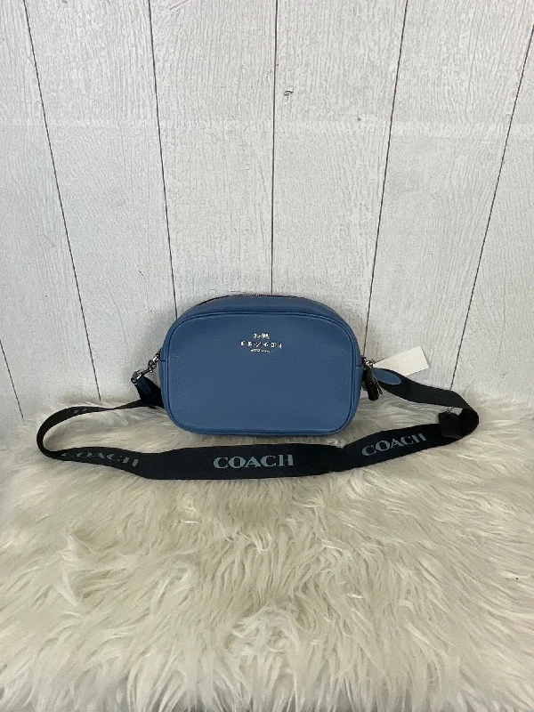 Coach bags with a front - zip pocket for small items like keys and cardsCrossbody Designer By Coach, Size: Small