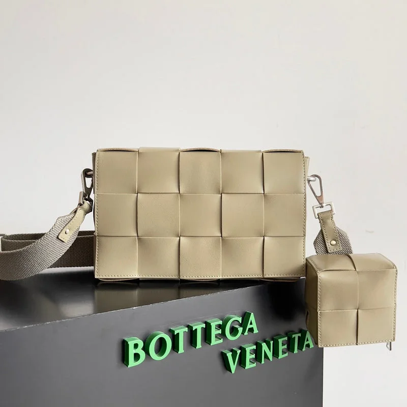 Bottega Veneta bags with contrast stitchingWhimsy Finds - Bottega Veneta Bags - 476