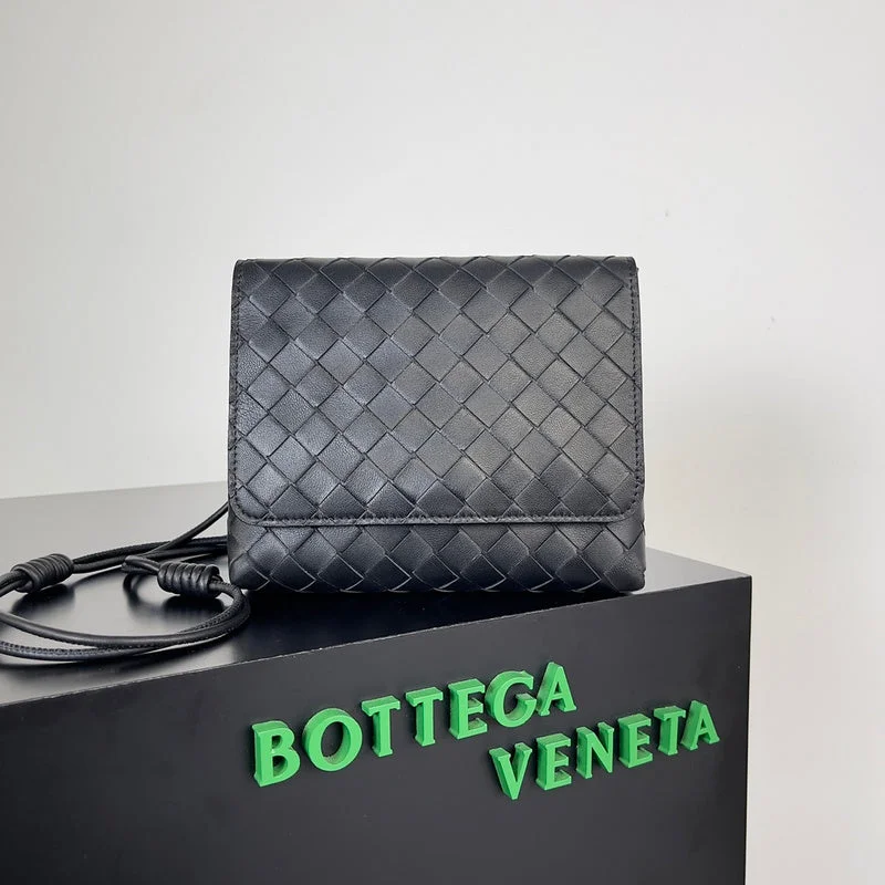 Bottega Veneta bags with zigzag patternsWhimsy Finds - Bottega Veneta Bags - 463