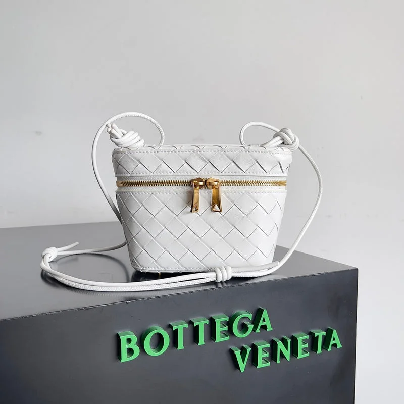 Bottega Veneta bags with contrast stitchingWhimsy Finds - Bottega Veneta Bags - 417