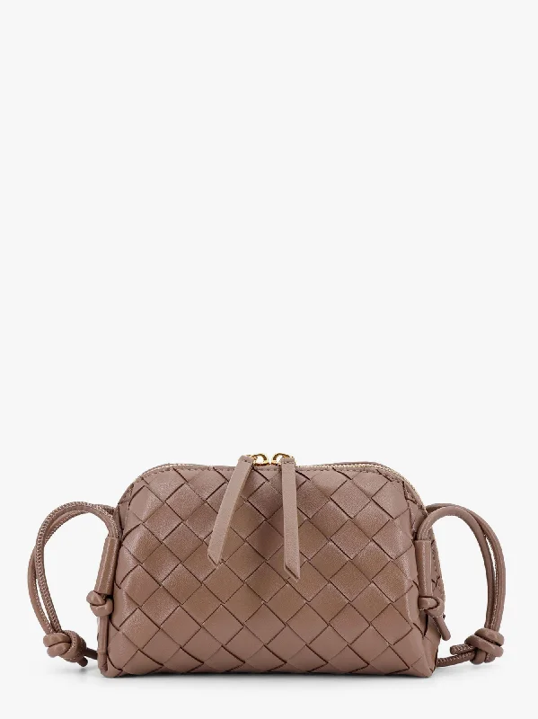 Bottega Veneta bags with contrast stitchingBottega Veneta Women Bottega Veneta Beige Shoulder Bags