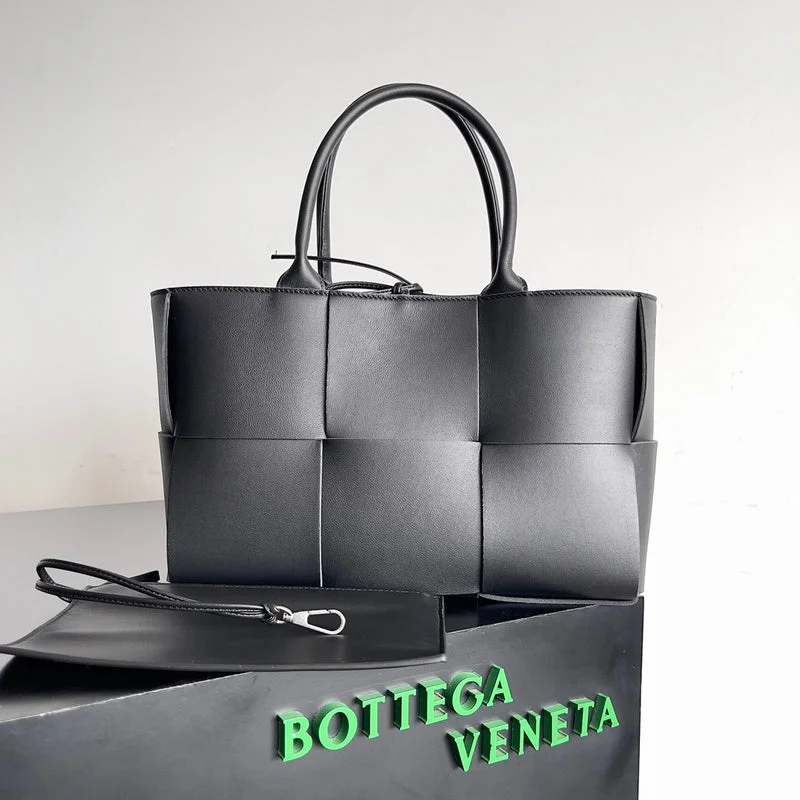 Bottega Veneta bags with magnetic snap closuresWhimsy Finds - Bottega Veneta Bags - 444