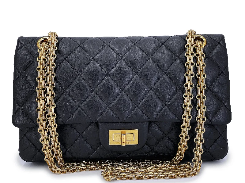 Chanel Designer Handbag with Unique DesignChanel Reissue Flap Bag Small 2.55 Pristine 225 Black GHW