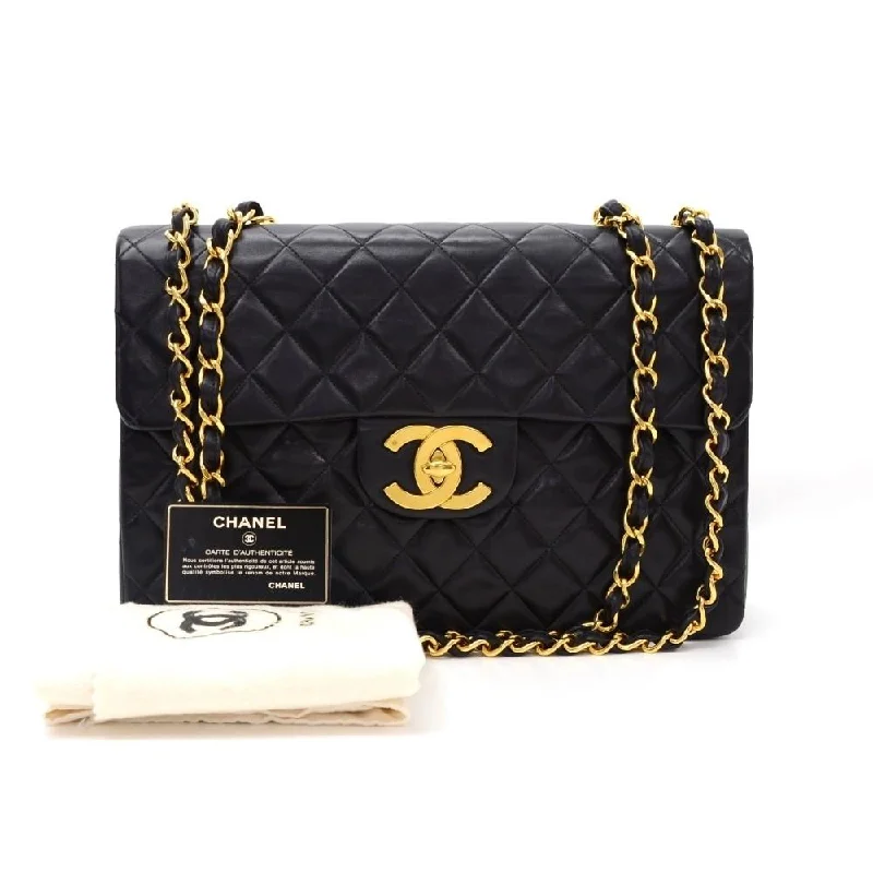 Chanel Handbag with Adjustable Strap for ComfortMaxi Quilted Lambskin Leather Shoulder Bag