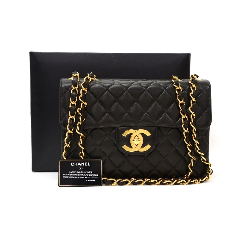 Chanel Chain Strap Handbag for Everyday UseJumbo Quilted Lambskin Leather Shoulder Bag