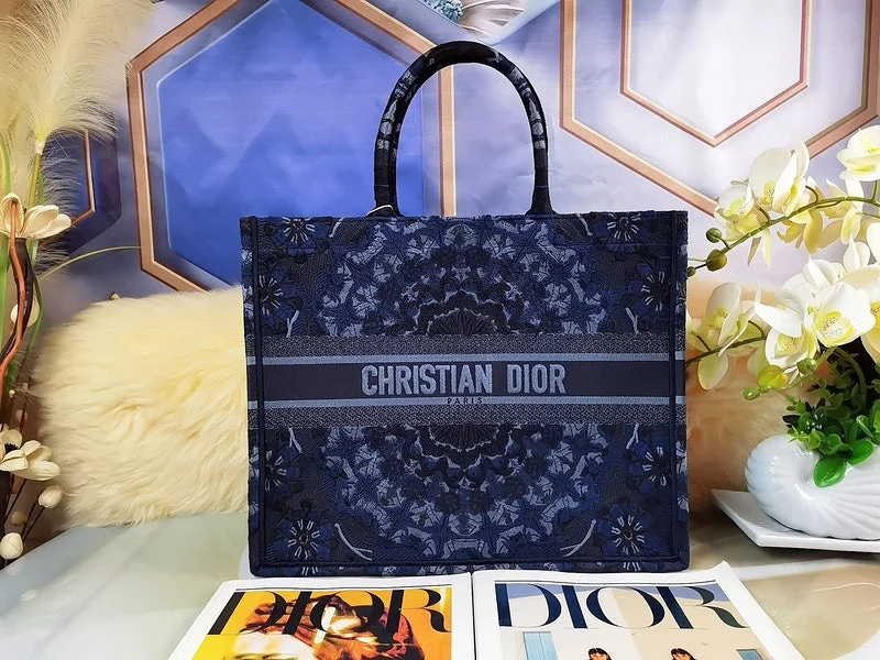 Trendsetting Christian Dior crossbody bags with a colorful strapChristian Dior  Bags - 3723