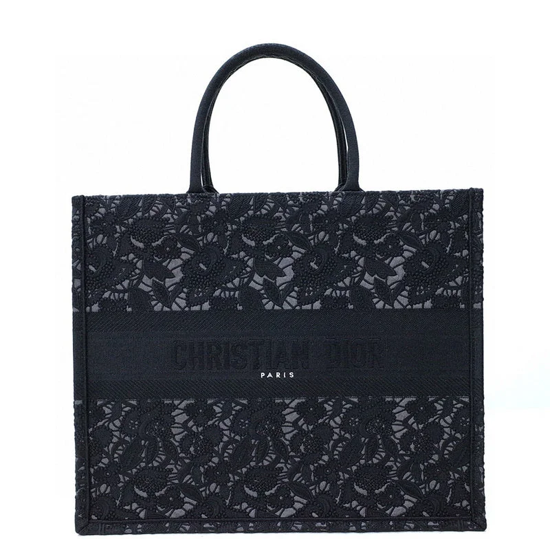 Fashion - forward Christian Dior tote bags for the modern womanChristian Dior  Bags - 3756