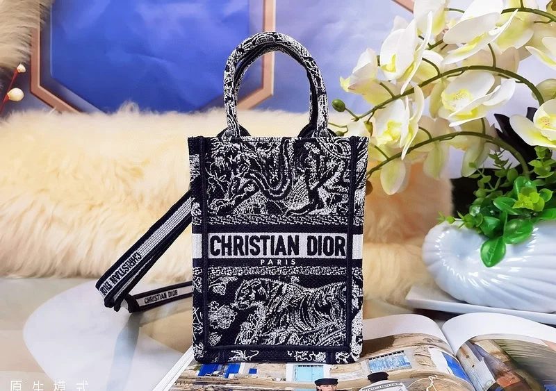 Stylish Christian Dior shoulder bags with a tassel - adorned zipperChristian Dior  Bags - 3760