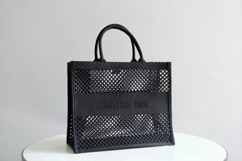 Fashion - forward Christian Dior tote bags for the modern womanChristian Dior  Bags - 3780