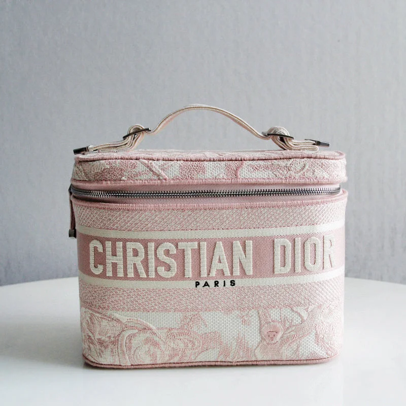 High - fashion Christian Dior bags with a geometric patternChristian Dior  Bags - 3789