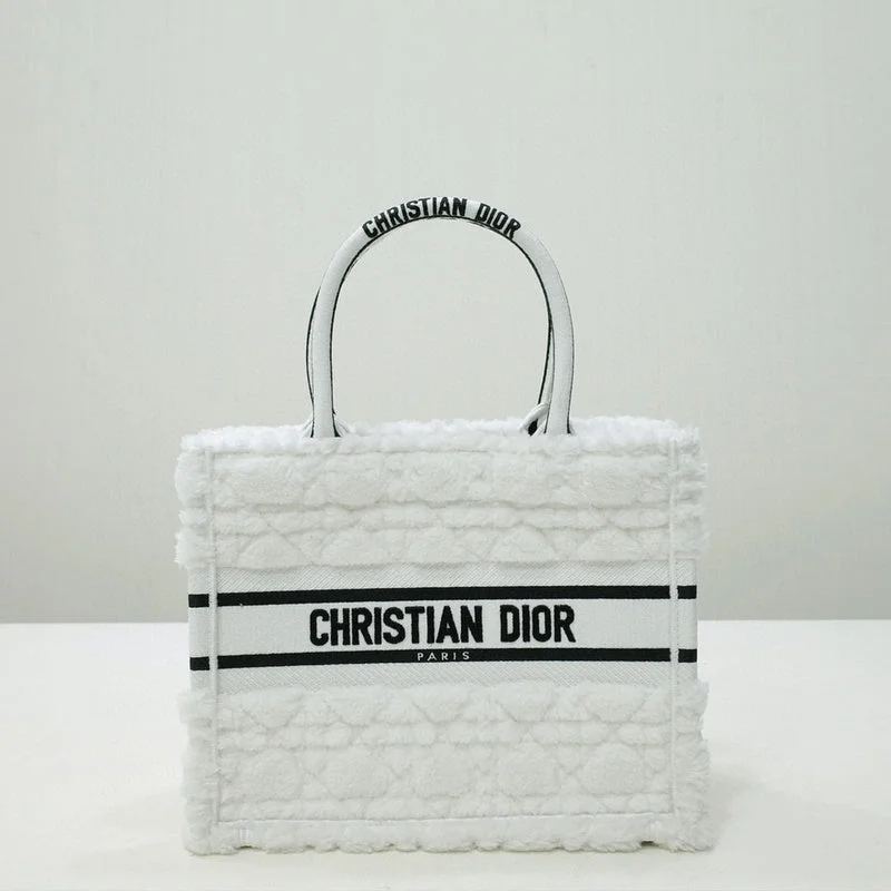 Luxury Christian Dior crossbody bags with a chain - link strapChristian Dior  Bags - 3860