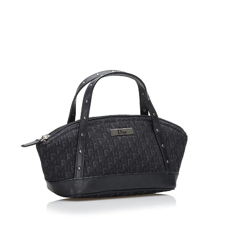 Christian Dior Saddle bags with a studded trim for a bold lookDior Dior Oblique Handbag (SHG-88hBpR)