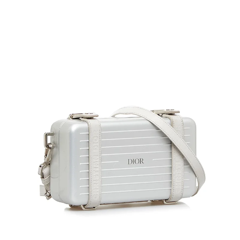 Fashion - forward Christian Dior tote bags for the modern womanDior Dior x Rimowa Personal Utility Case (SHG-AancJw)