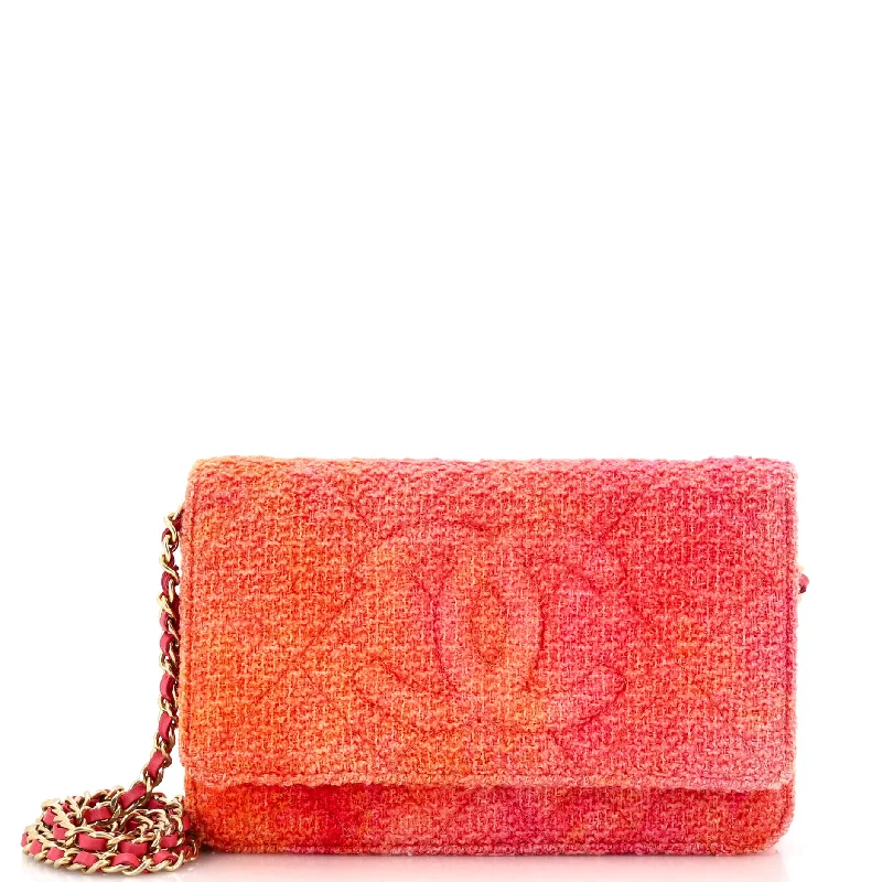 Timeless Wallet on Chain Quilted Tweed